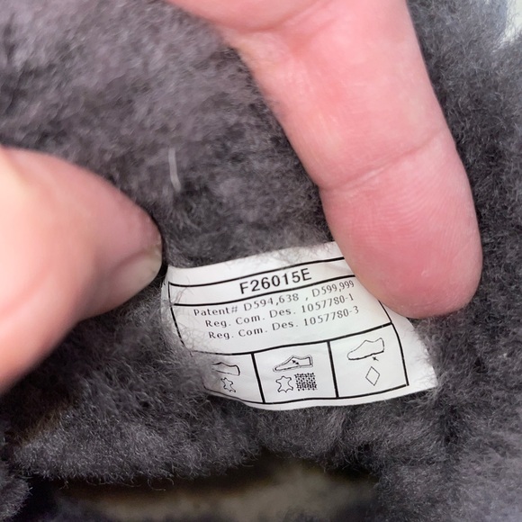 Ugg boots girls size 2 side button used grey leather - Picture 7 of 9